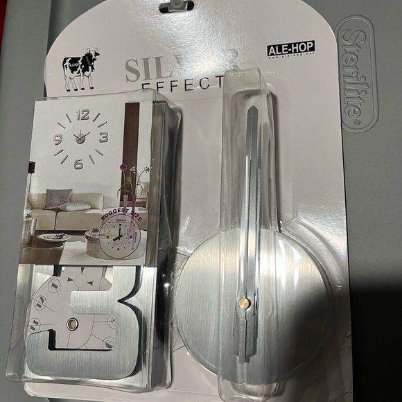 Wall Clock - Picture 4 of 4